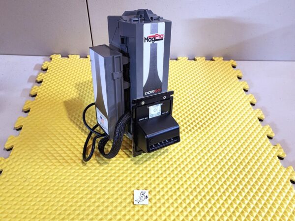 Coinco MAG50B Bill Validator MDB 24v or 110v / Accepts $1 & 5