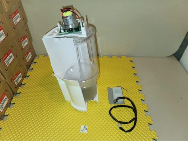 DIXIE NARCO BEV MAX 4 / 3800, 5800 PRODUCT DELIVERY PORT ASSEMBLY with Sensor