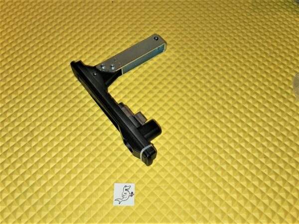 FSI, USI, WITTERN 3548 Futura, 3208 COMBO MACHINE DOOR LATCH HANDLE ASSEMBLY / 4215971