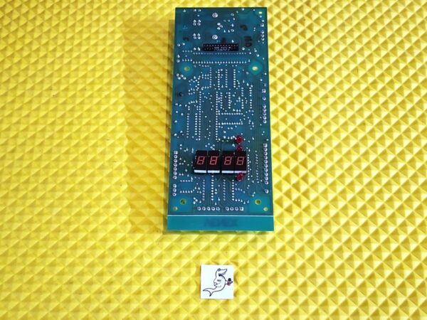 POLYVEND SNACK MACHINE CONTROL BOARD Eprom#920852-3 with LED DISPLAY on BACKSIDE - Image 2