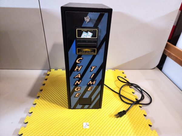 VM010 DOLLAR BILL CHANGER – Accepts new $1 & 5 / Reconditioned - Image 2
